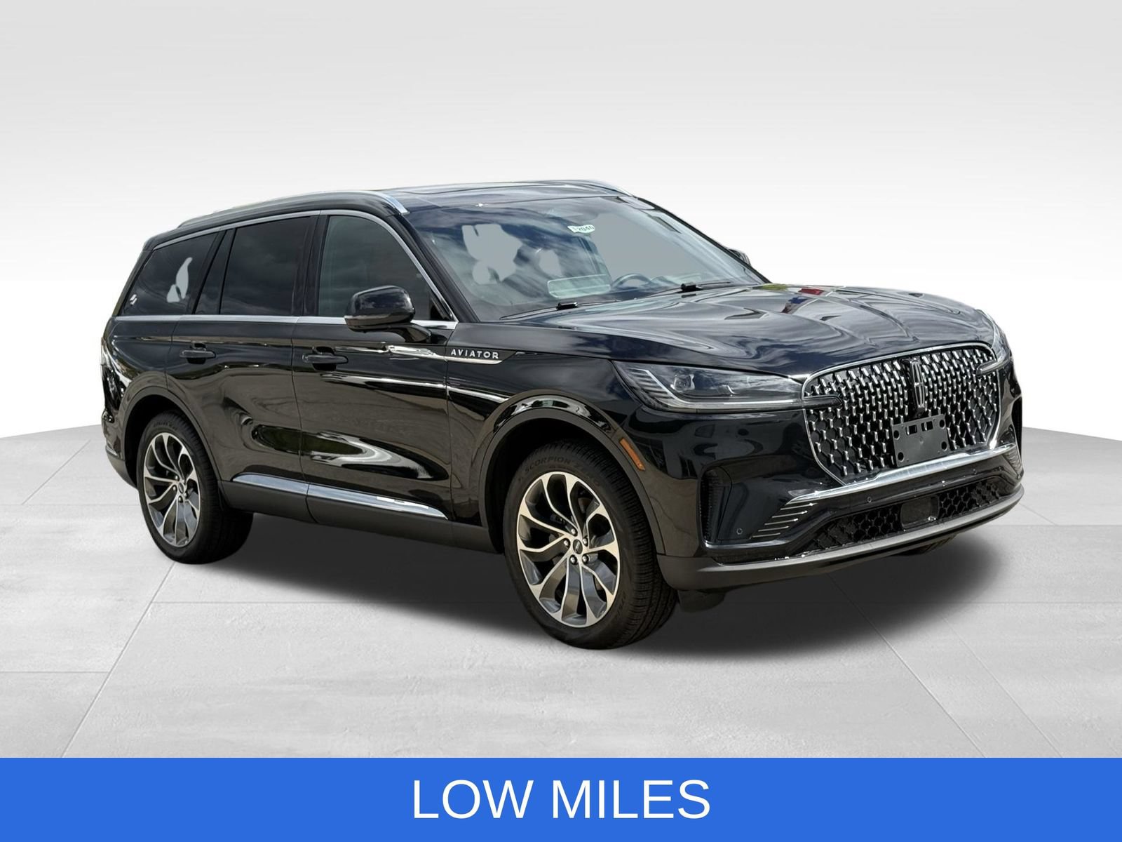 Used 2025 Lincoln Aviator Reserve w/ Illumination Package AWD/4WD image 11