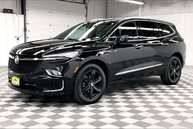 Used 2023 Buick Enclave Essence w/ Sport Touring Edition AWD/4WD image 12