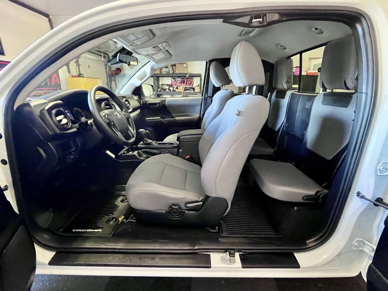 Used 2019 Toyota Tacoma SR image 15
