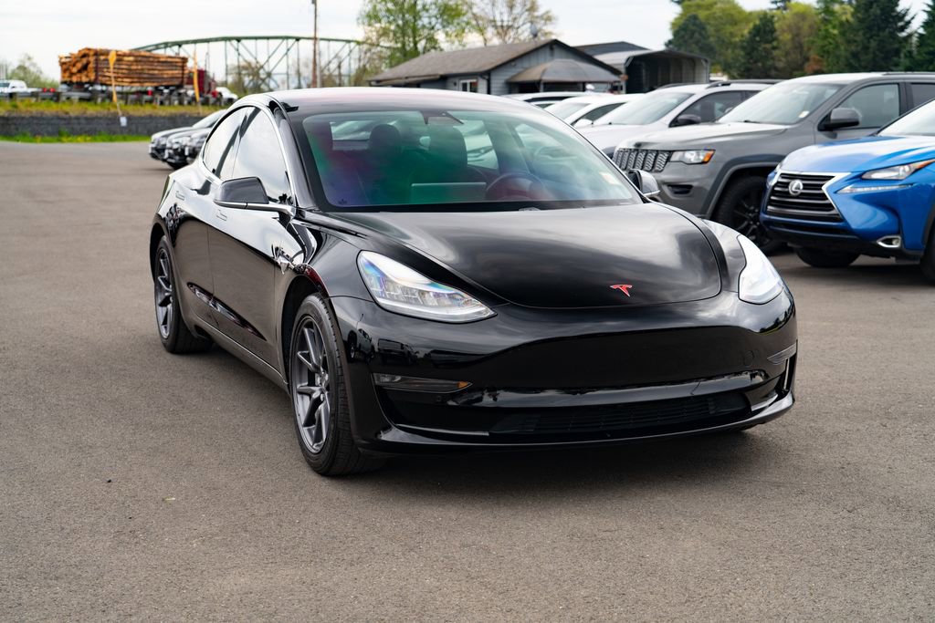 Used 2018 Tesla Model 3 Mid Range image 2