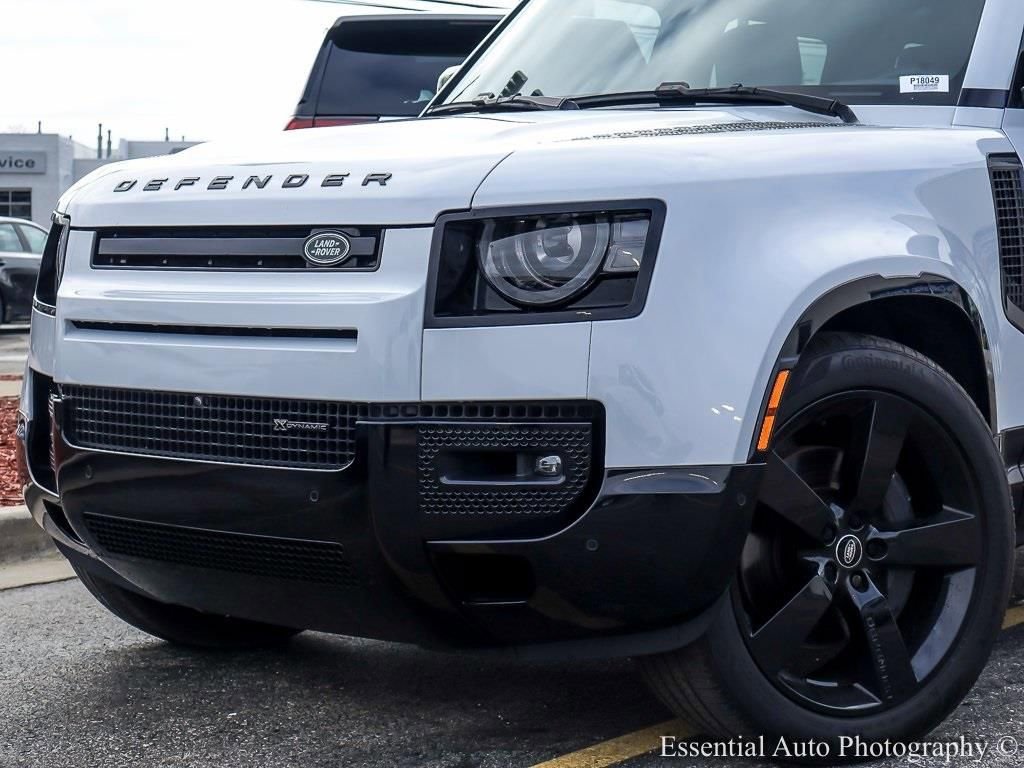 Used 2023 Land Rover Defender 110 X-Dynamic SE image 3