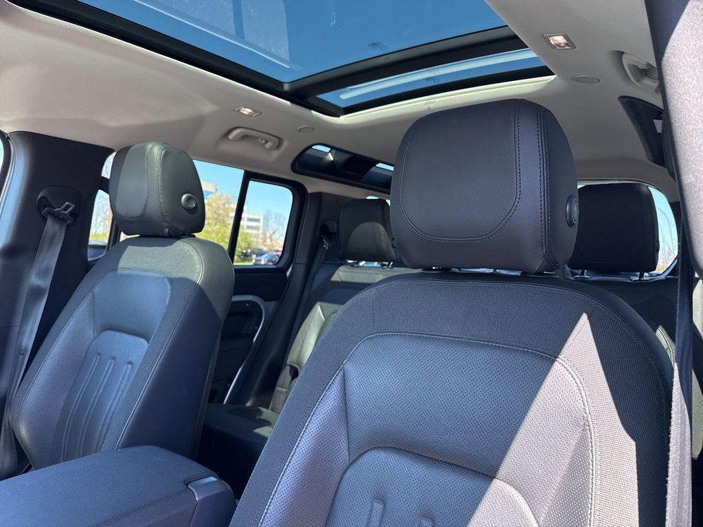 Used 2020 Land Rover Defender 110 SE image 7