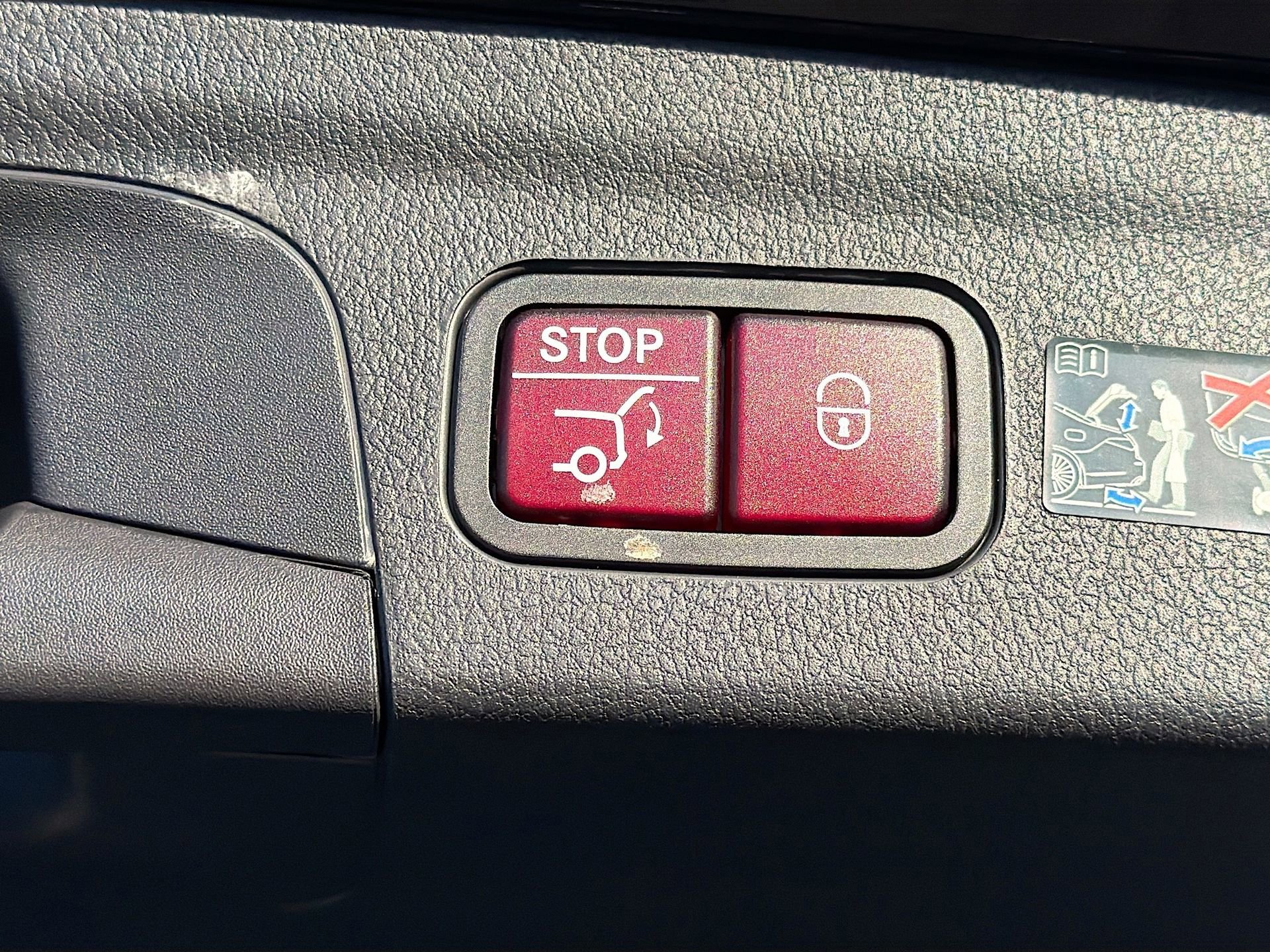 Used 2025 Mercedes-Benz GLE 350 4MATIC image 14