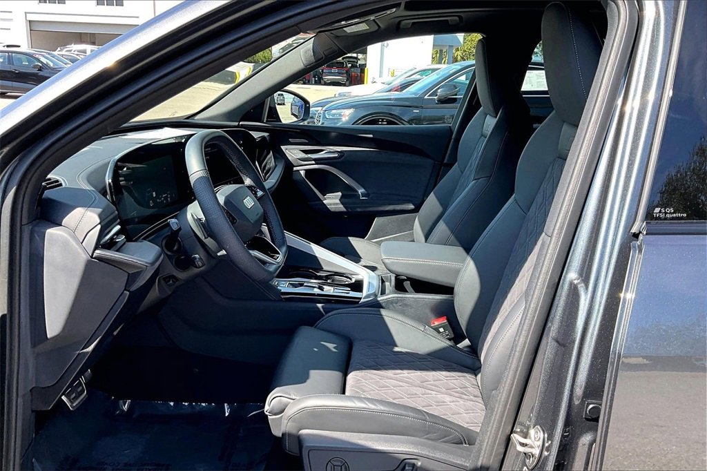 Used 2025 Audi SQ5 Premium Plus image 21