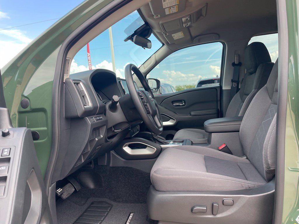 Certified 2026 Nissan Frontier SV w/ Tow Package AWD/4WD image 19