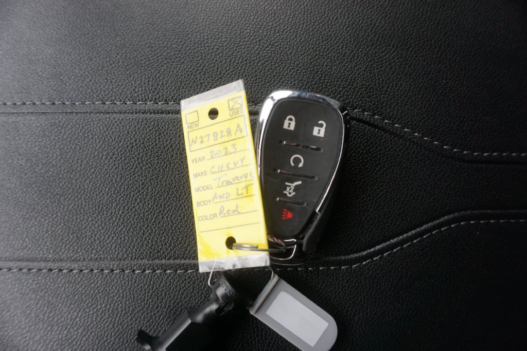 Used 2023 Chevrolet Traverse LT AWD/4WD image 34