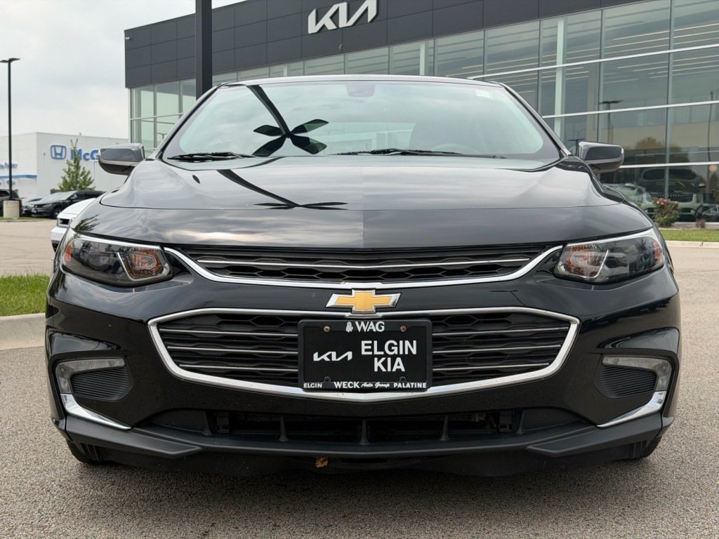 Used 2016 Chevrolet Malibu LT FWD image 2