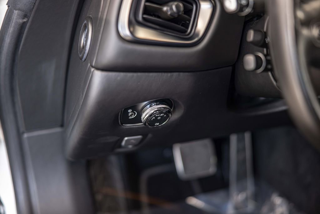 Used 2018 Aston Martin DB11 V12 image 18