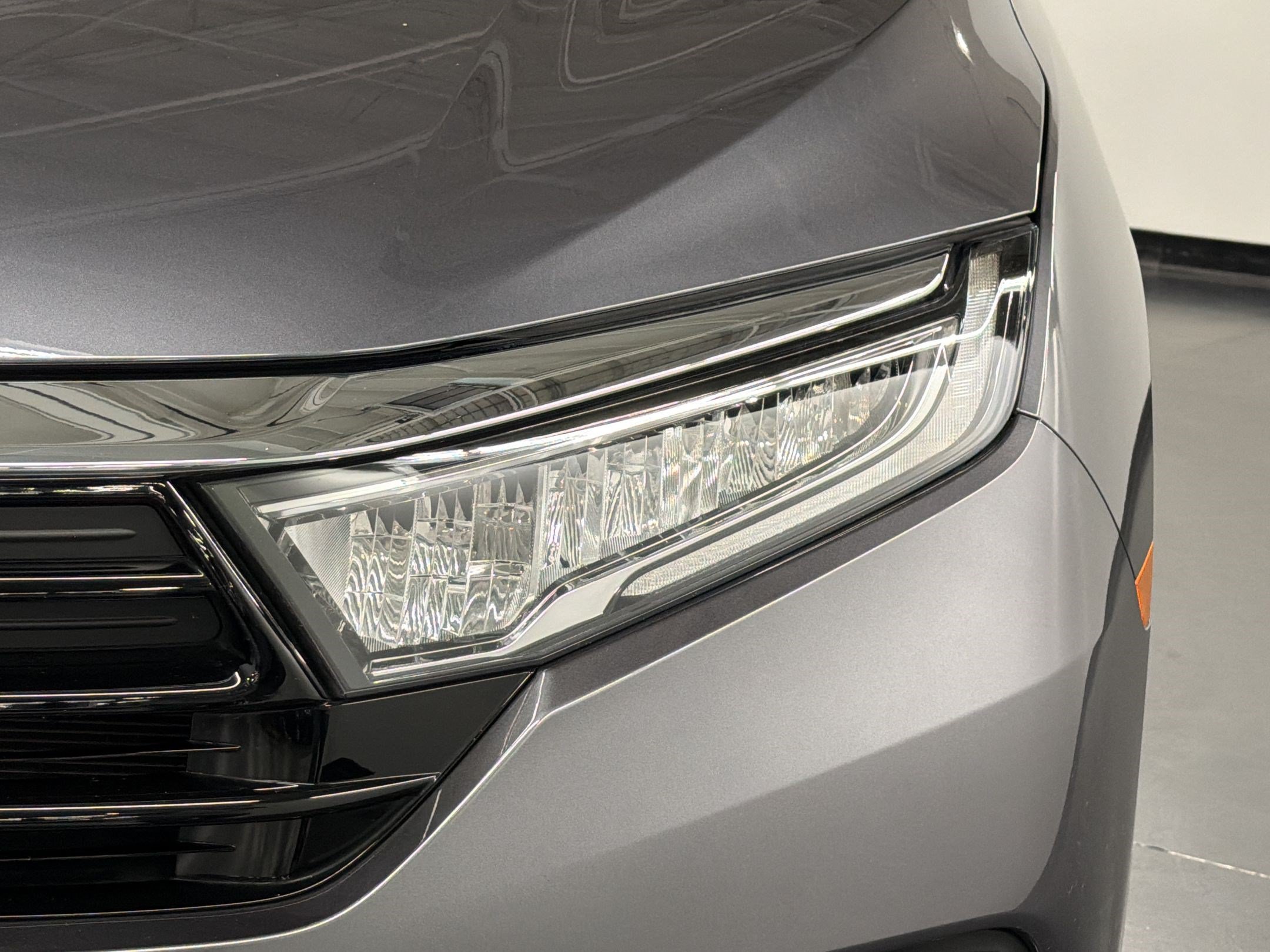 Certified 2024 Honda Odyssey EX image 11