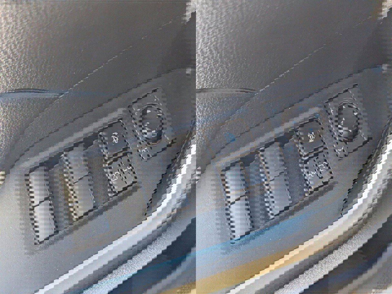 Used 2021 Toyota RAV4 XLE image 22