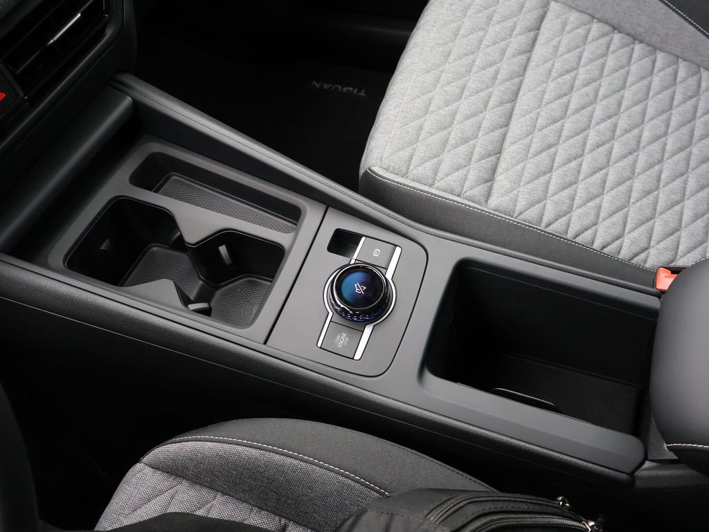 Used 2025 Volkswagen Tiguan S image 26