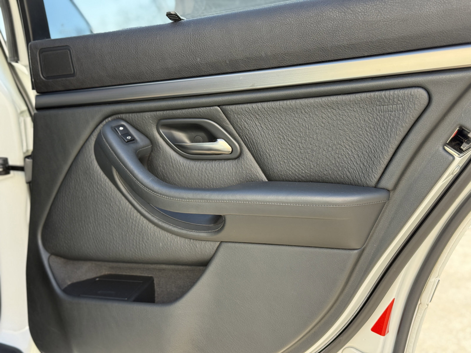 Used 2003 BMW M5 RWD image 42