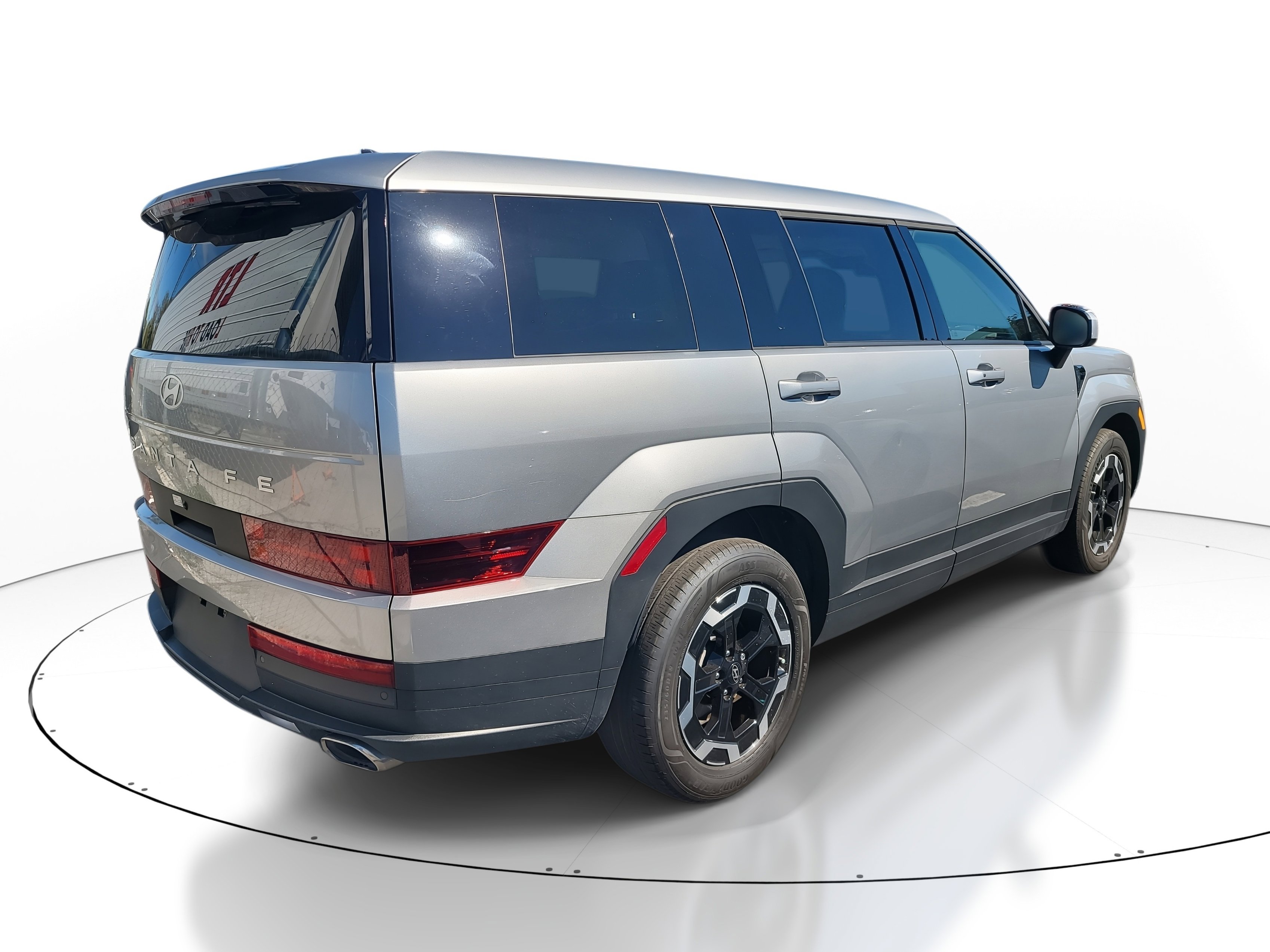 Used 2024 Hyundai Santa Fe SE image 4