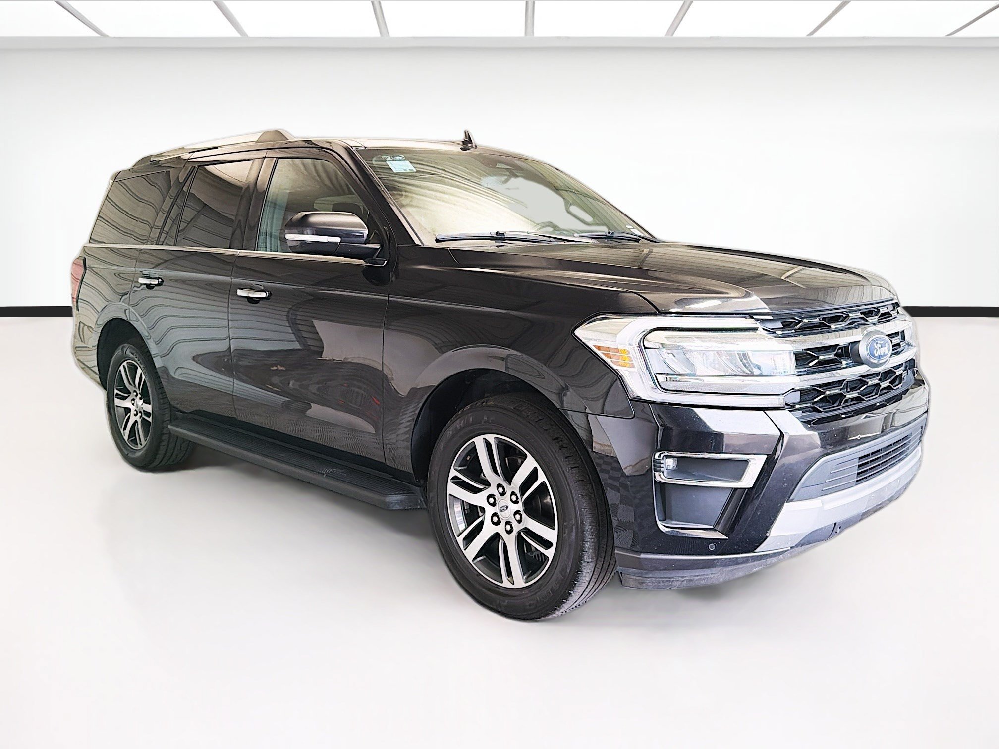 Used 2024 Ford Expedition Limited AWD/4WD image 3
