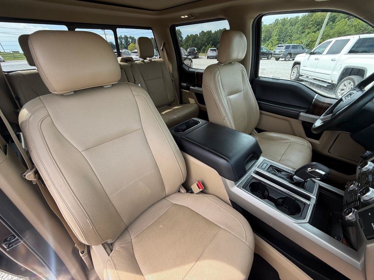 Used 2015 Ford F150 Lariat w/ Equipment Group 502A Luxury AWD/4WD image 6