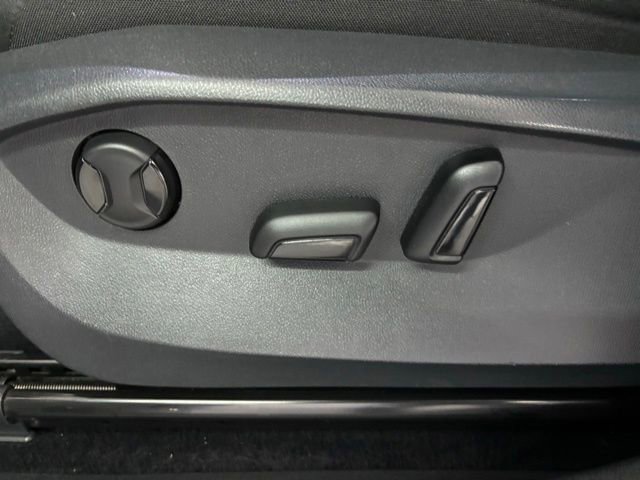 Used 2022 Volkswagen Tiguan SE image 10