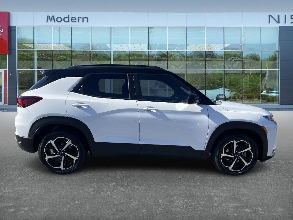 Used 2021 Chevrolet TrailBlazer RS w/ Sun and Liftgate Package image 4