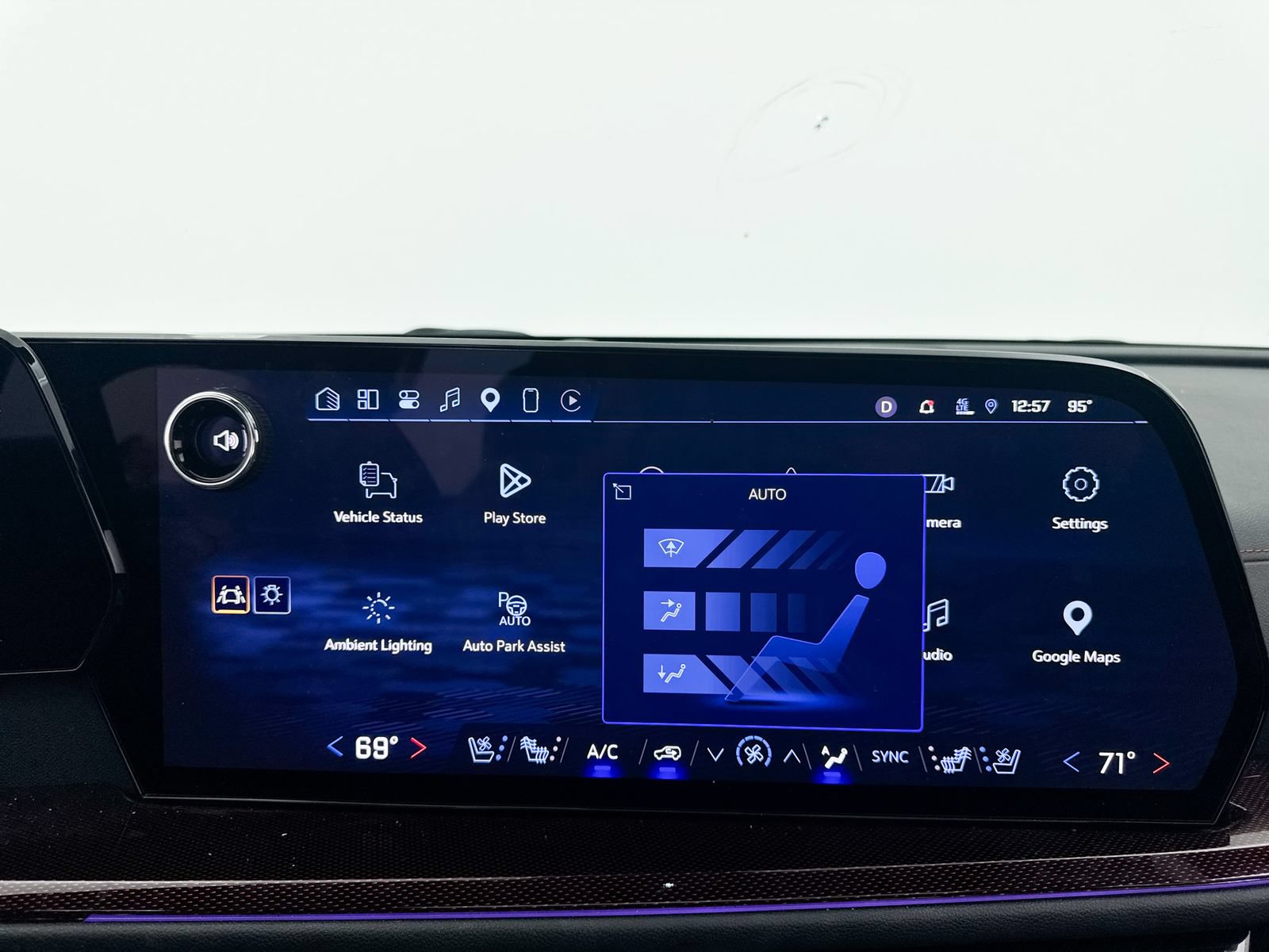 Used 2024 Chevrolet Traverse RS AWD/4WD image 26