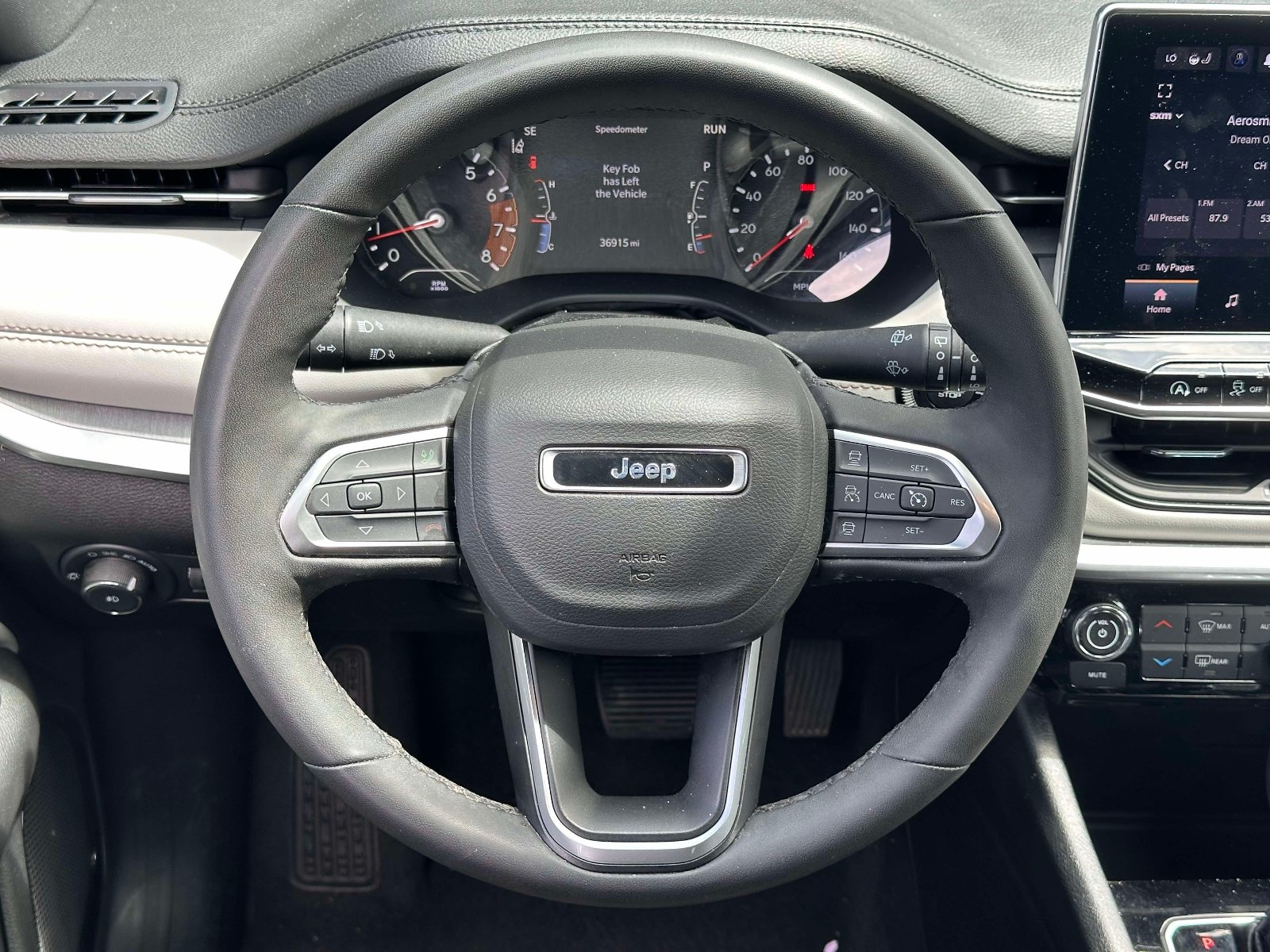 Used 2025 Jeep Compass Limited AWD/4WD image 15