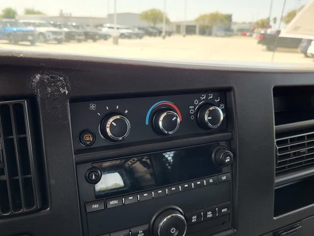 Used 2018 Chevrolet Express 2500 w/ Driver Convenience Package RWD image 6