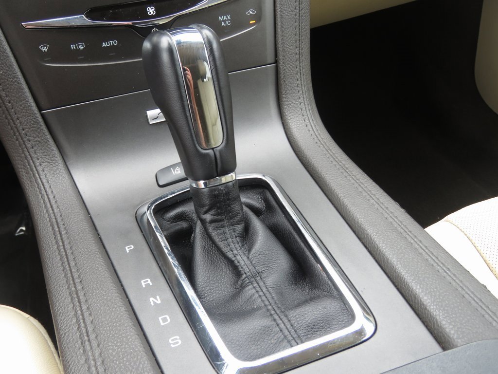 Used 2019 Lincoln MKT AWD image 25