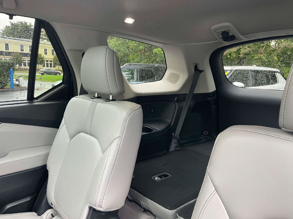 Used 2023 Honda Pilot Touring image 13