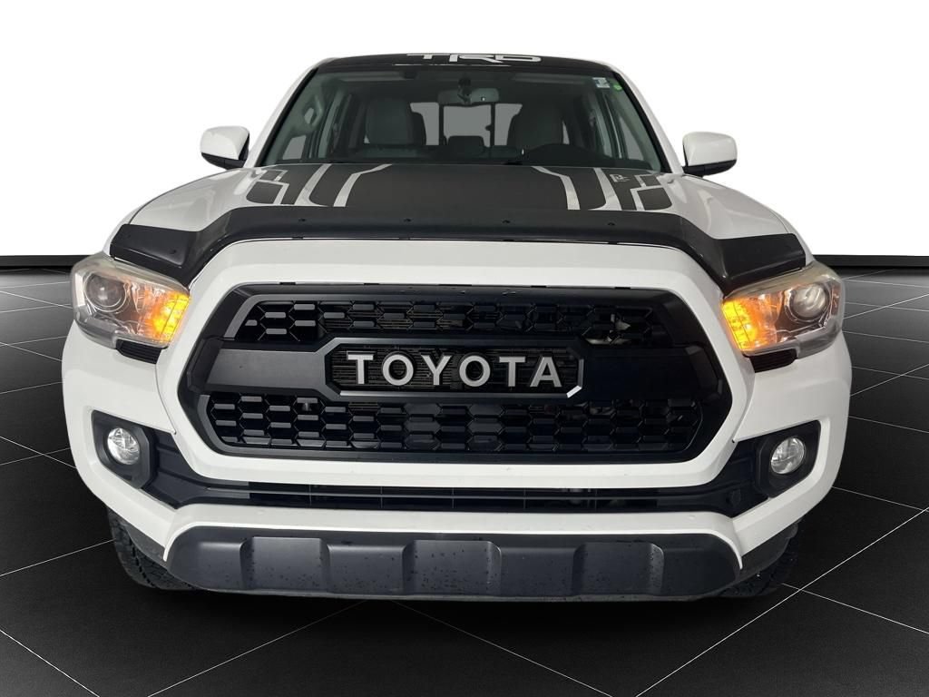 Used 2016 Toyota Tacoma SR5 AWD/4WD image 8