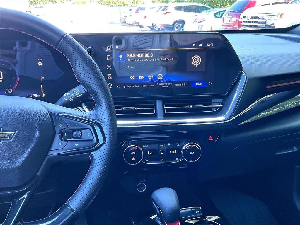Used 2024 Chevrolet Trax RS FWD image 17