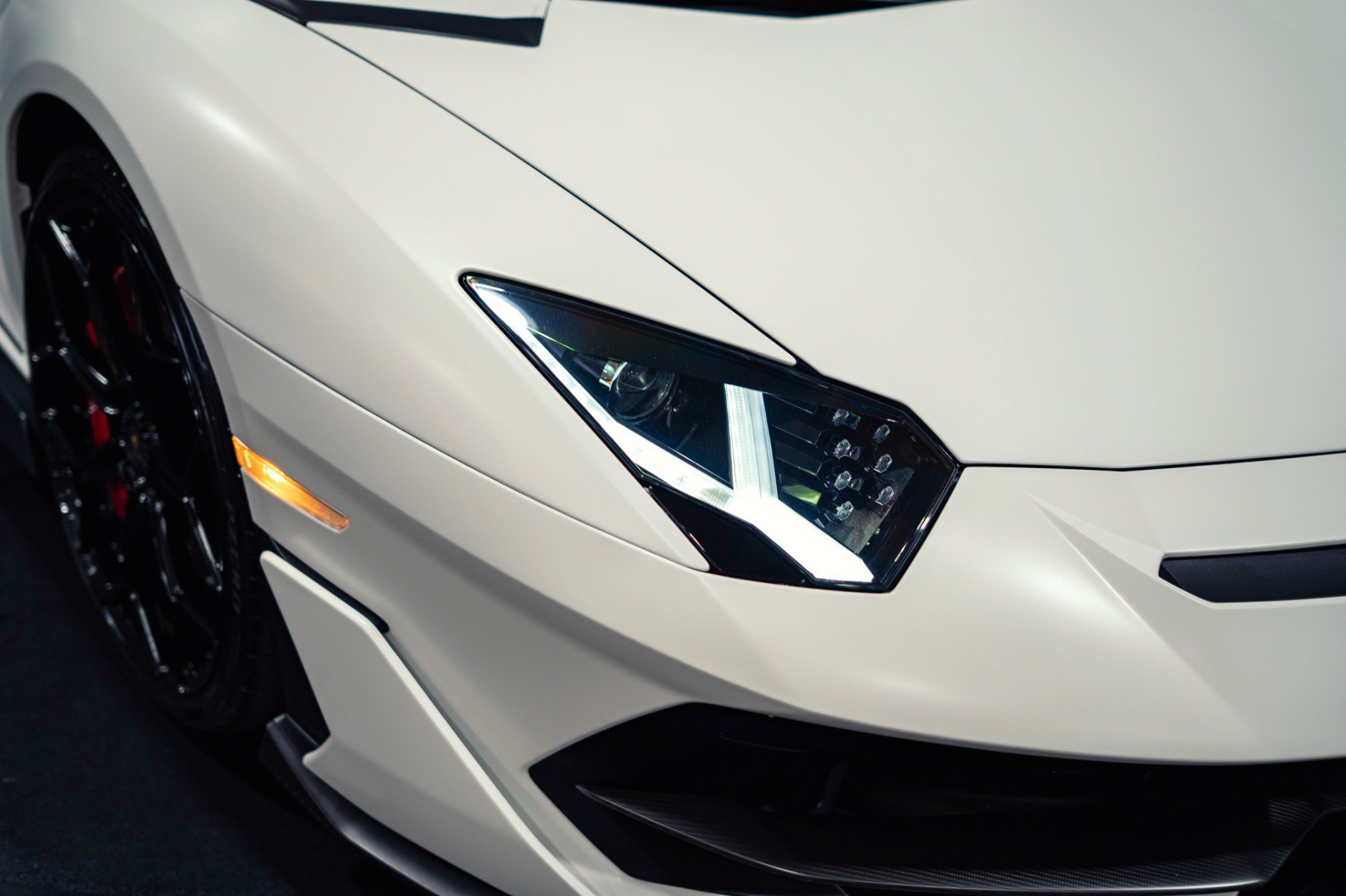 Used 2020 Lamborghini Aventador SVJ AWD/4WD image 42