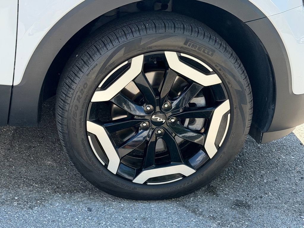 Used 2025 Kia Telluride EX w/ EX Captain's Chair Package FWD image 9