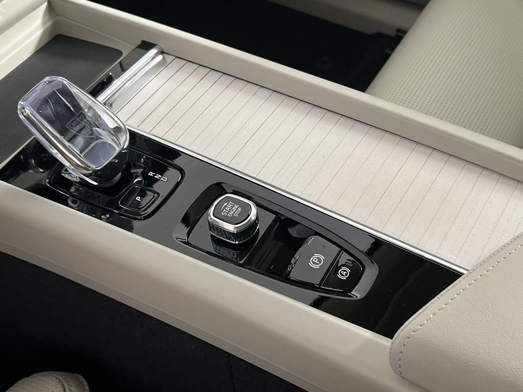 New 2026 Volvo XC60 B5 Ultra w/ Protection Package Premier image 20