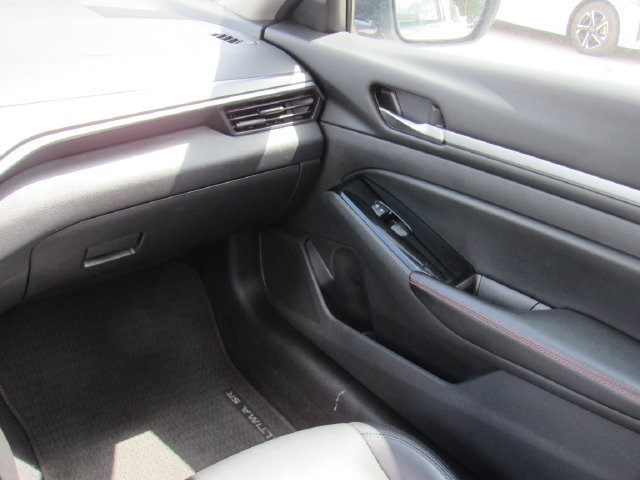 Used 2024 Nissan Altima 2.5 SR FWD image 18