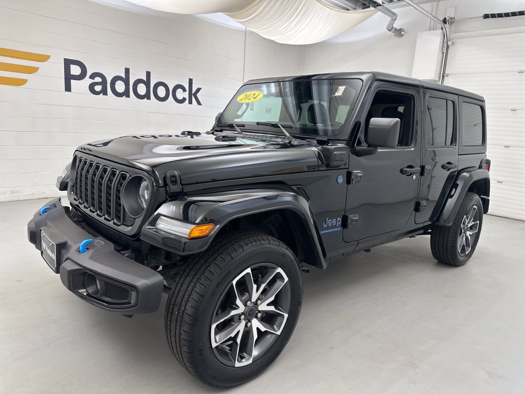 Used 2024 Jeep Wrangler Unlimited w/ Convenience Group AWD/4WD image 3