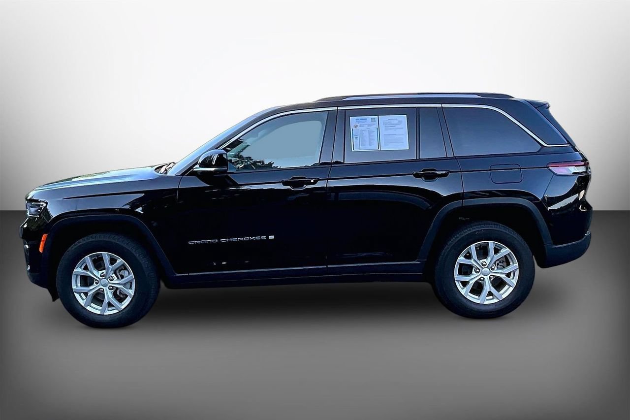 Used 2023 Jeep Grand Cherokee Limited w/ Luxury Tech Group II AWD/4WD image 5