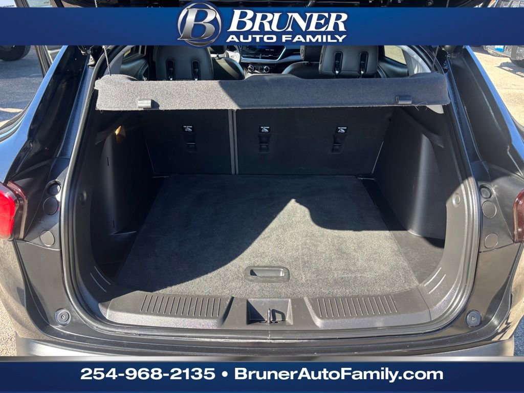 Used 2024 Chevrolet Trax ACTIV w/ Sunroof Package image 7