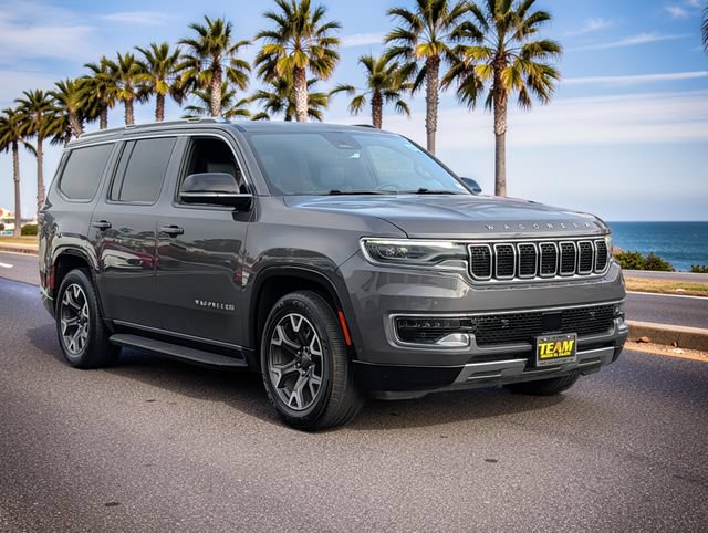 Used 2024 Jeep Wagoneer Series III AWD/4WD image 4