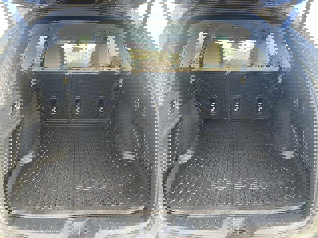 Used 2024 Subaru Outback Premium image 14