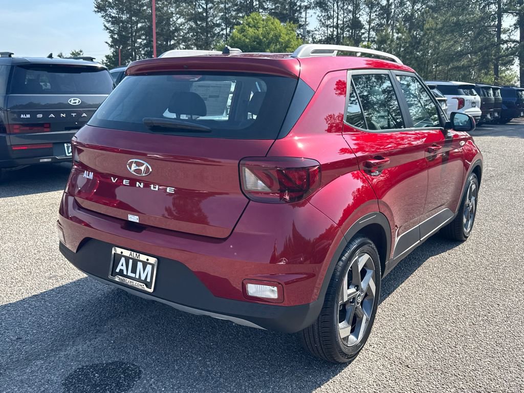 New 2025 Hyundai Venue Limited image 4