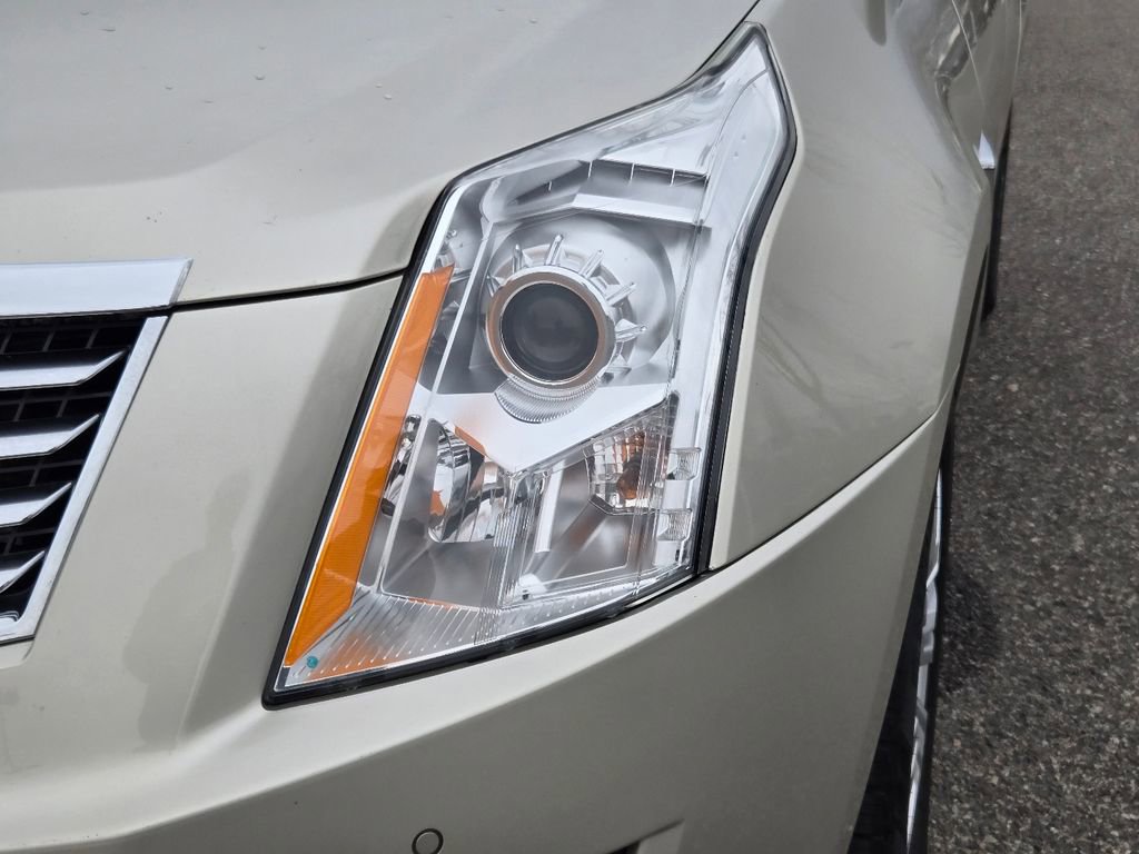 Used 2013 Cadillac SRX Luxury image 36