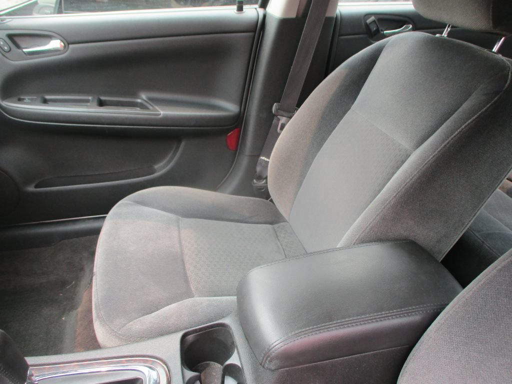 Used 2014 Chevrolet Impala LT w/ LT Sunroof Package FWD image 16