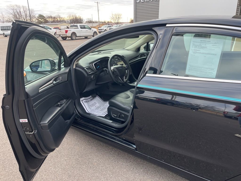 Used 2020 Ford Fusion Titanium AWD/4WD image 10