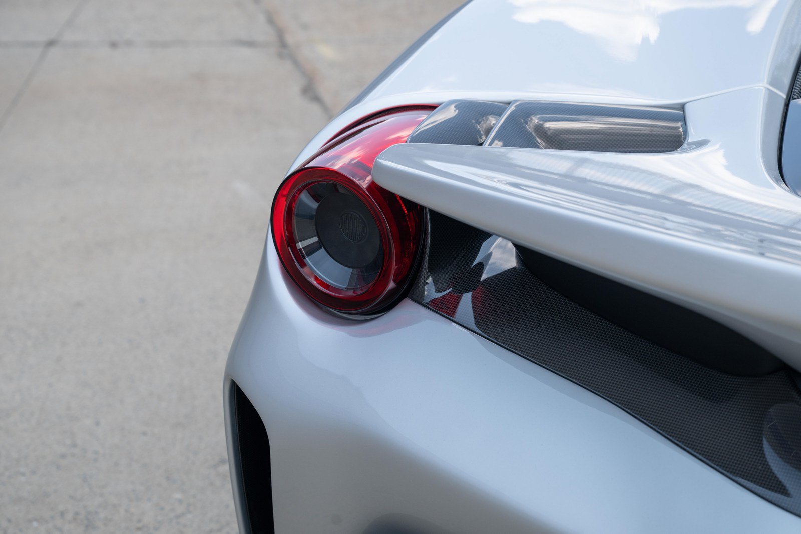 Used 2020 Ferrari 488 Pista Spider RWD image 24