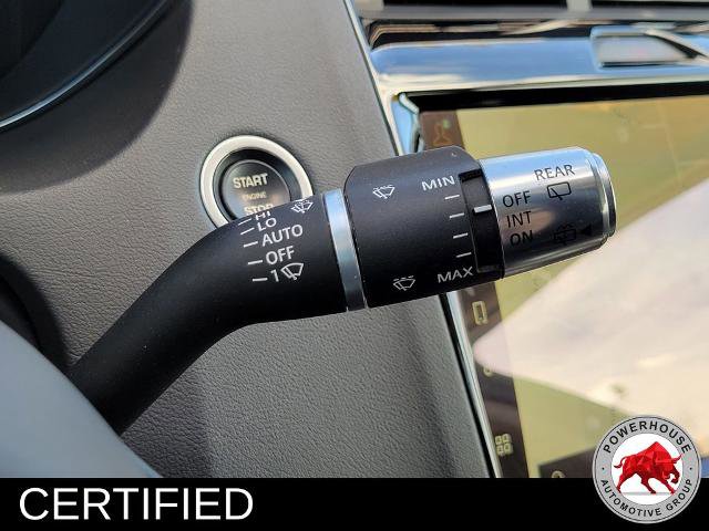 Used 2021 Jaguar E-PACE SE image 33