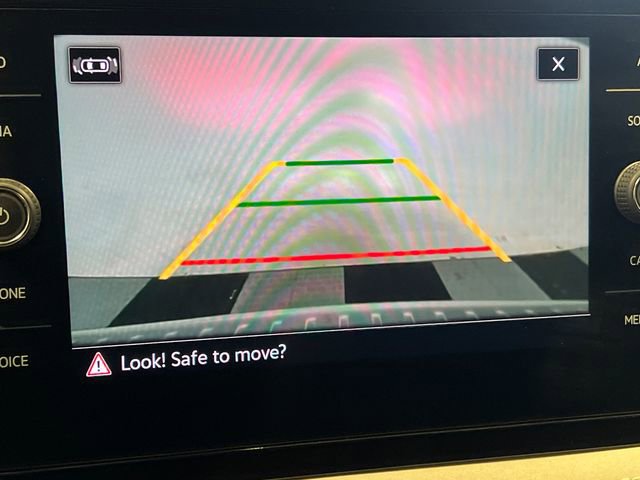 Certified 2025 Volkswagen Taos SE image 25