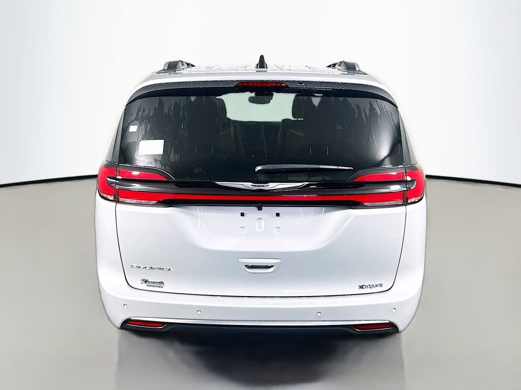 New 2026 Chrysler Pacifica Pinnacle image 6