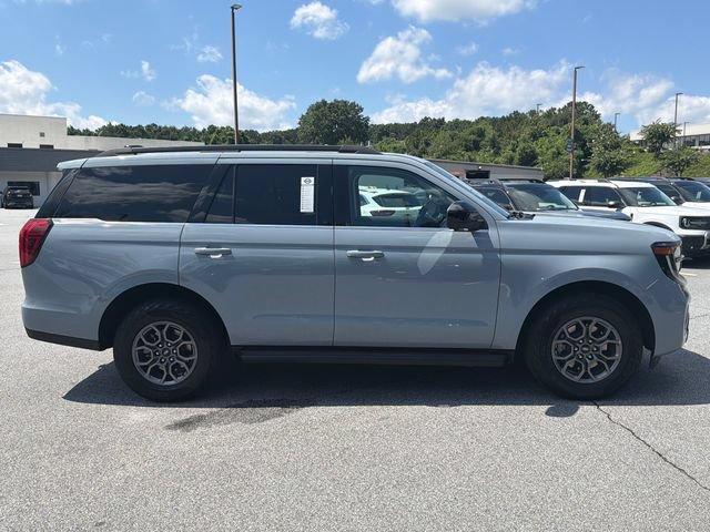 Used 2025 Ford Expedition Active RWD image 9