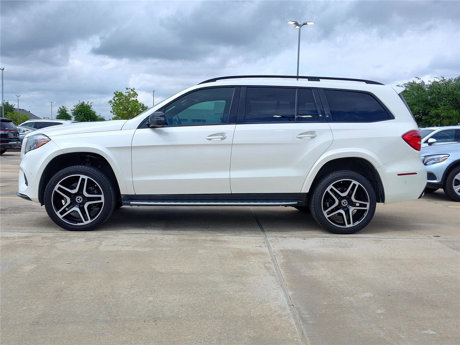 Used 2019 Mercedes-Benz GLS 550 4MATIC image 3