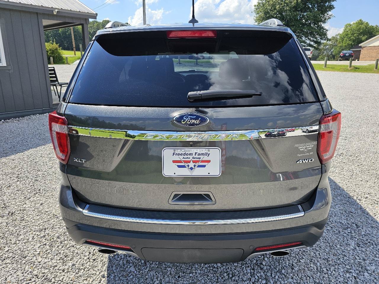 Used 2018 Ford Explorer XLT w/ Equipment Group 202A AWD/4WD image 9