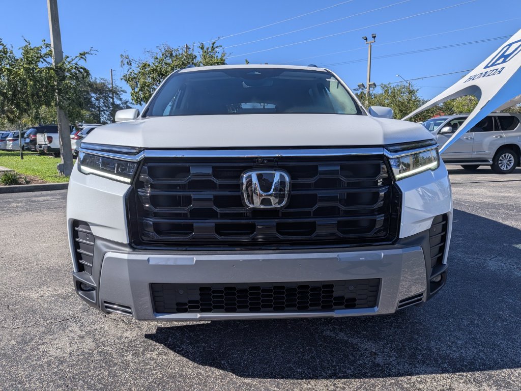 New 2026 Honda Pilot Touring image 9