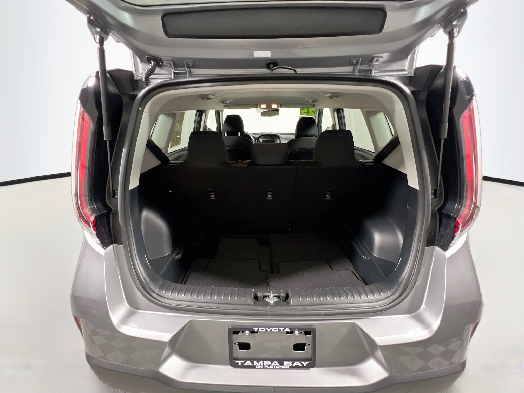 Used 2025 Kia Soul LX w/ LX Technology Package FWD image 34